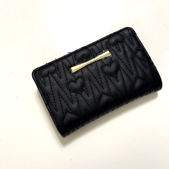 NWOT BETSEY JOHNSON Bifold Wallet Coin Pouch Faux Leather Heart Quilted Stitched main image 6